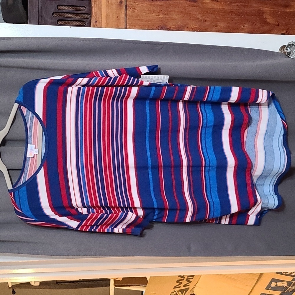 NWT LuLaRoe Womens Shirt Tunic Red White Blue Stripes Simply‎ Comfortable Size L
